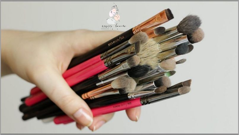 10 Pędzli Red Lipstick Monster Do Makijażu!