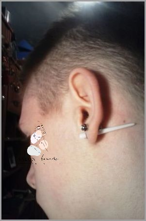 4 Kolczyki W Uchu - Jak Wyglądać Inaczej?