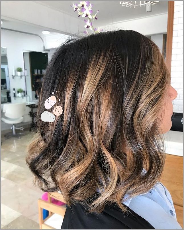 Cudowny Look z Brązowymi Włosami z Blond Pasemkami!