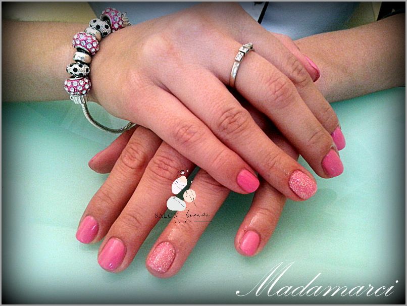 Jak Nałożyć Brokat Na Hybrydę? Sprawdź! Jak Nałożyć Brokat Na Hybrydę? Sprawdź!