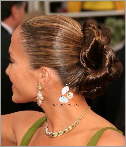 Kok Na Czubku Głowy - Zaskakująca Nowa Moda!