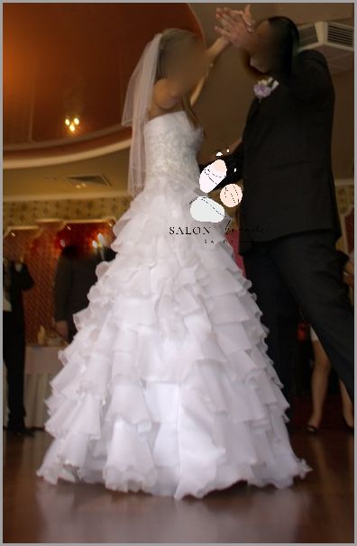 Najmodniejsza Suknia Slubna Z Falbanami!