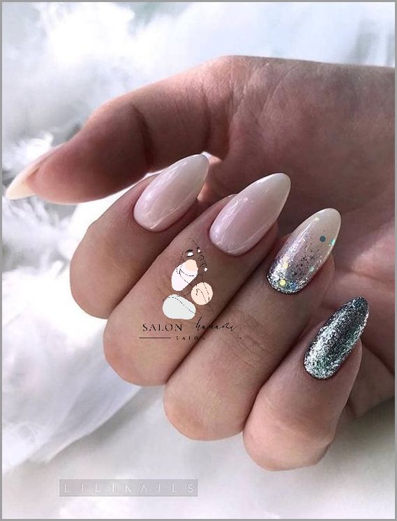 Piękne Paznokcie Brązowe Z Brokatem!