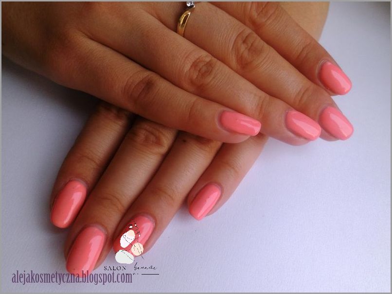 Piękny Kolor Koralowy Paznokcie - Zobacz Jak Wygląda!