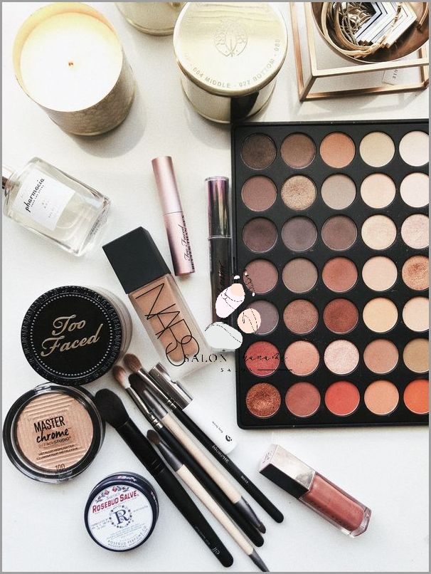 Dziwne Akcesoria Do Makijażu: Co To?!.