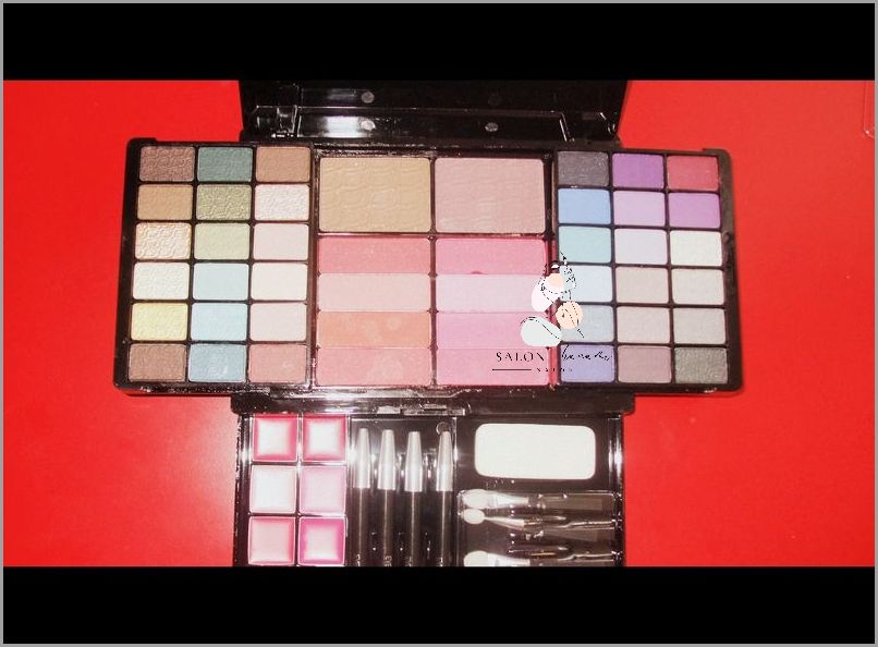 Dziwne Akcesoria Do Makijażu: Co To?!.