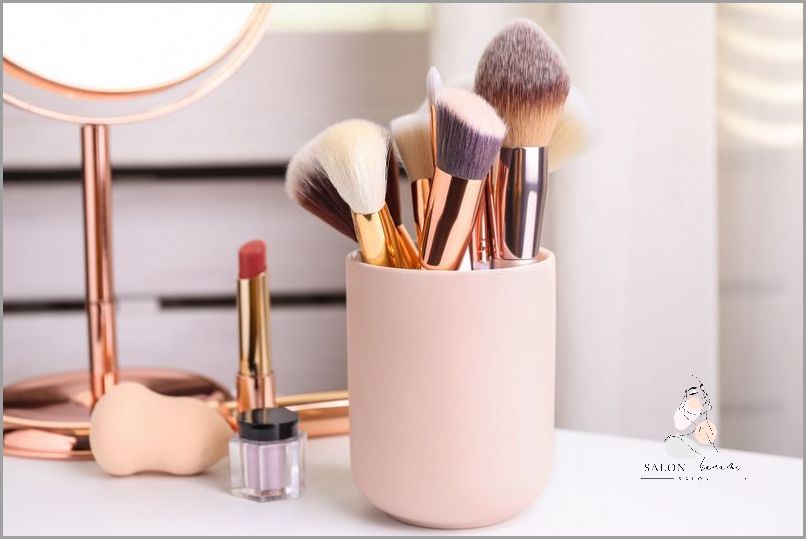 Jak Myć Pędzle Do Makijażu? Sprawdź!