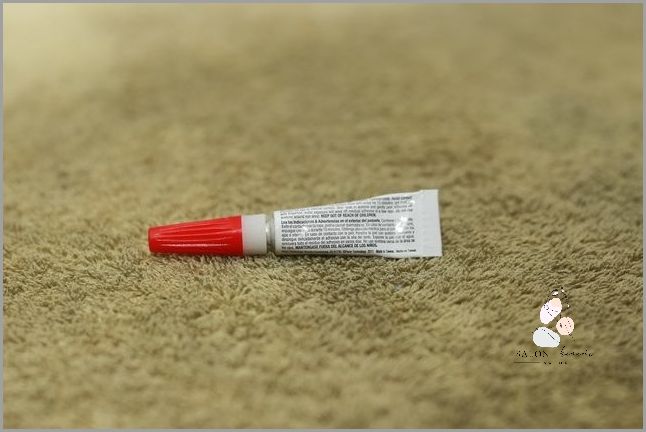 Jak Usunąć Super Glue Z Ubrania? Sprawdź!