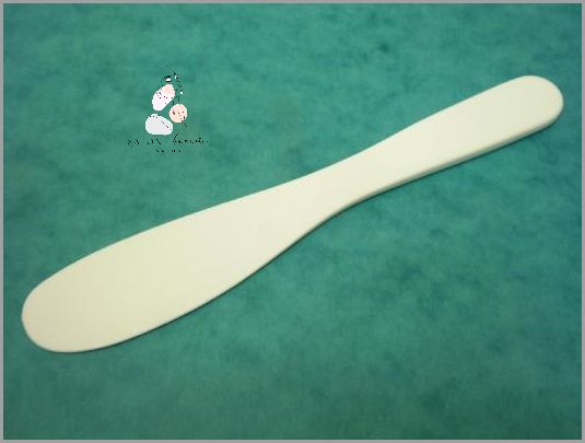 Jak używać szpatułki do nakładania maseczki?