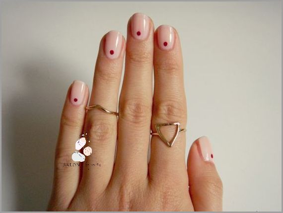 Niezwykły Look: Paznokcie Hybrydowe Ciemne Kolory!