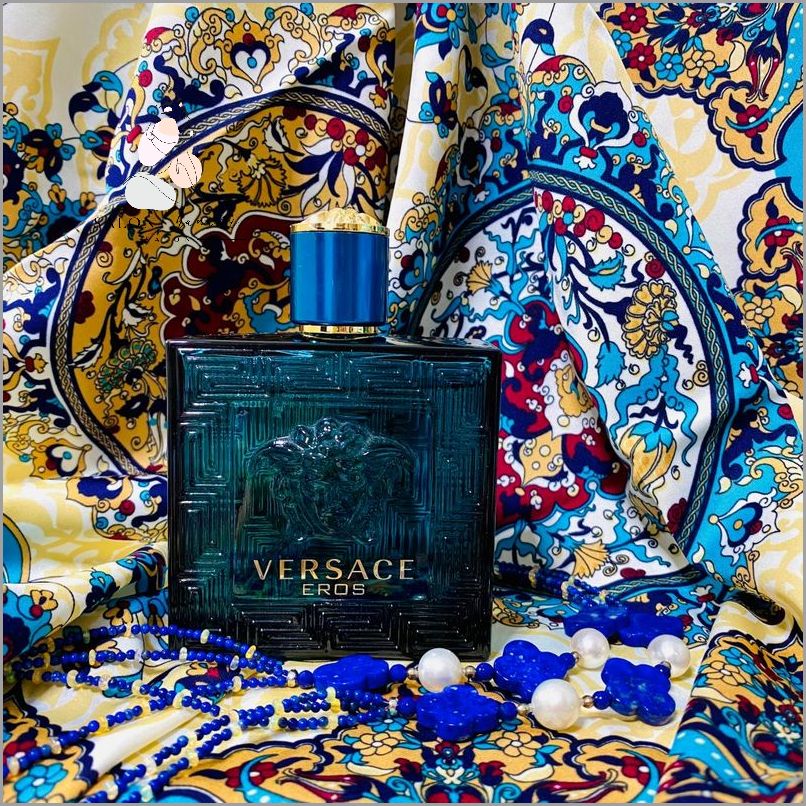 Zmysłowy zapach: Perfumy Versace Crystal Noir