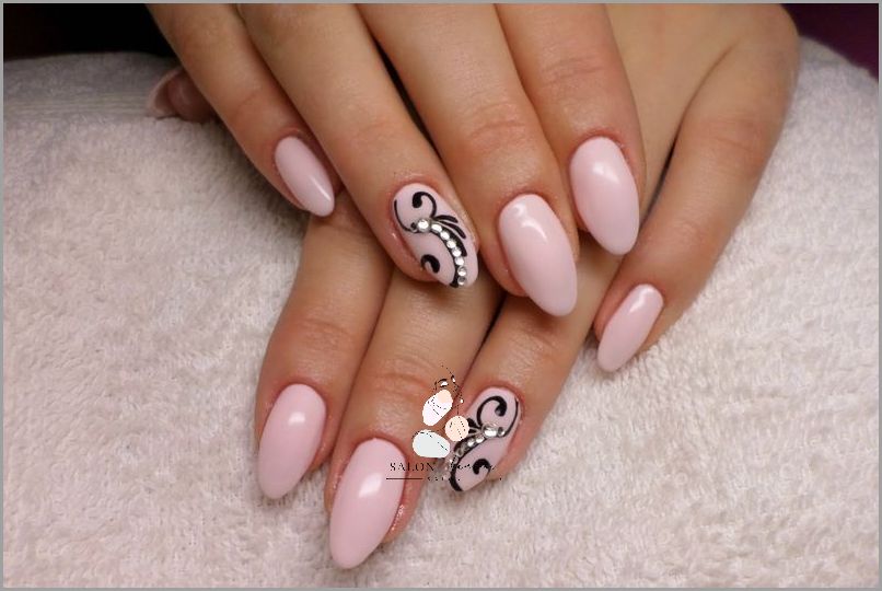 Efektowne Paznokcie French Ze Zdobieniem!