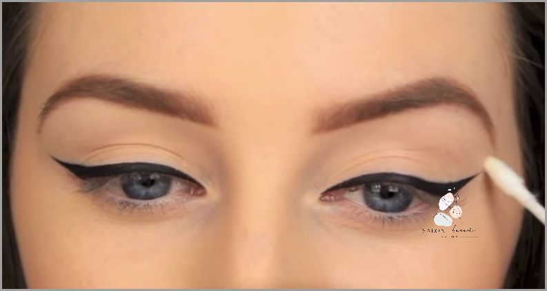 Jak zrobić Kreskę Eyelinerem Bez Jaskółki?