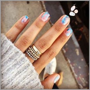 Kobiety, które uwielbiają Paznokcie Hybrydowe Błyszczące!