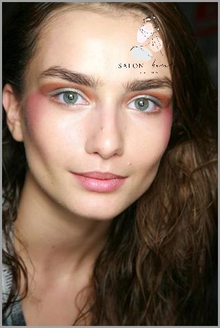 Makijaż Do Niebieskich Oczu: Sprawdź, Co Ci Się Spodoba! Makijaż Do Niebieskich Oczu: Sprawdź, Co Ci Się Spodoba!