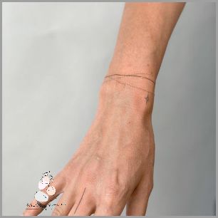 Minimalistyczne Tatuaże Bransoletki - Nowy Trend! Minimalistyczne Tatuaże Bransoletki - Nowy Trend!