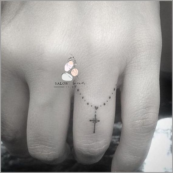 Niesamowity Tatuaz Na Palec Damski! Niesamowity Tatuaz Na Palec Damski!