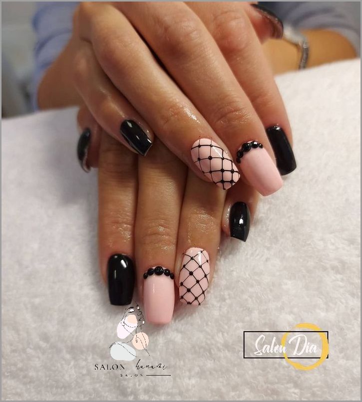 Oto Jak Wyglądają Paznokcie z Czarna Koncowka!