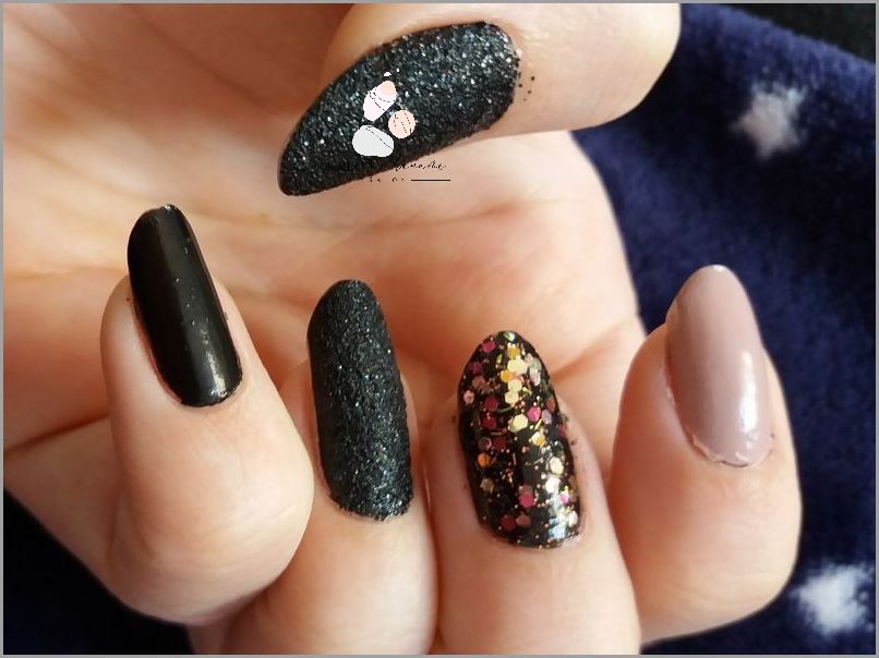 Oto Jak Wyglądają Paznokcie z Czarna Koncowka!