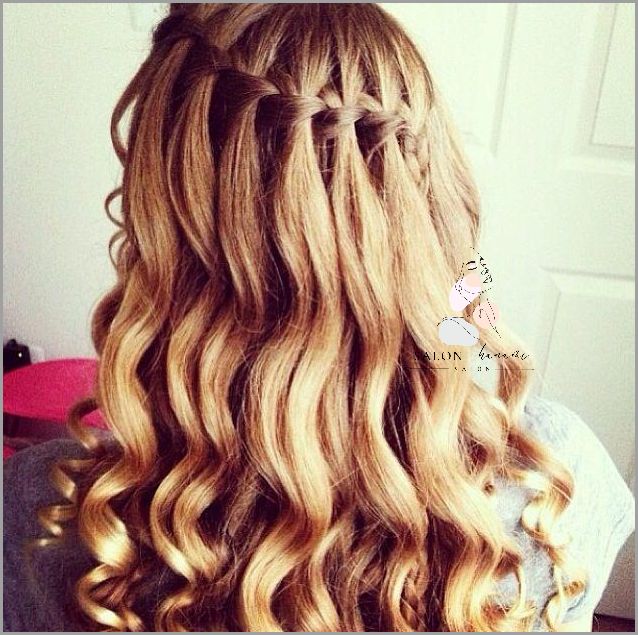 Uwielbiamy: Fryzury Z Warkoczem I Rozpuszczonymi Włosami!