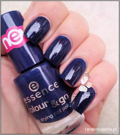 Uwielbiasz Granatowy Lakier Do Paznokci? Uwielbiasz Granatowy Lakier Do Paznokci?