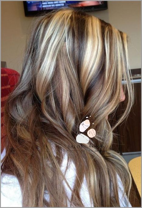 Zobaczcie, Jak Wyglądają Białe Pasemka Na Ciemnych Włosach!