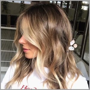 Kolorowe Pasemka Na Blond Włosach - Przegląd Trendów!