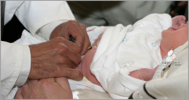 Szokujący Widok! Przyklejony Napletek U Dziecka!