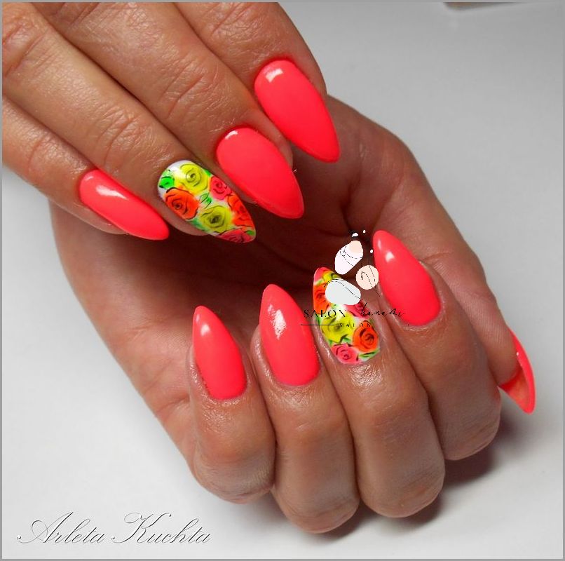 Królują Neonowe Wzory Geometryczne na Paznokciach!