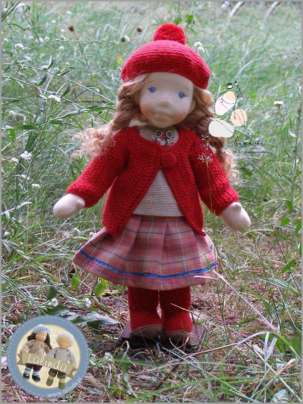 Ona Wygląda Wspaniałe w Długiej Spódnicy W Kwiaty!