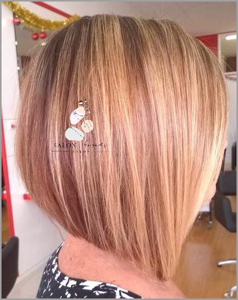 Zimny Blond Krótkie Włosy: Odkryj Najmodniejszy Trend!