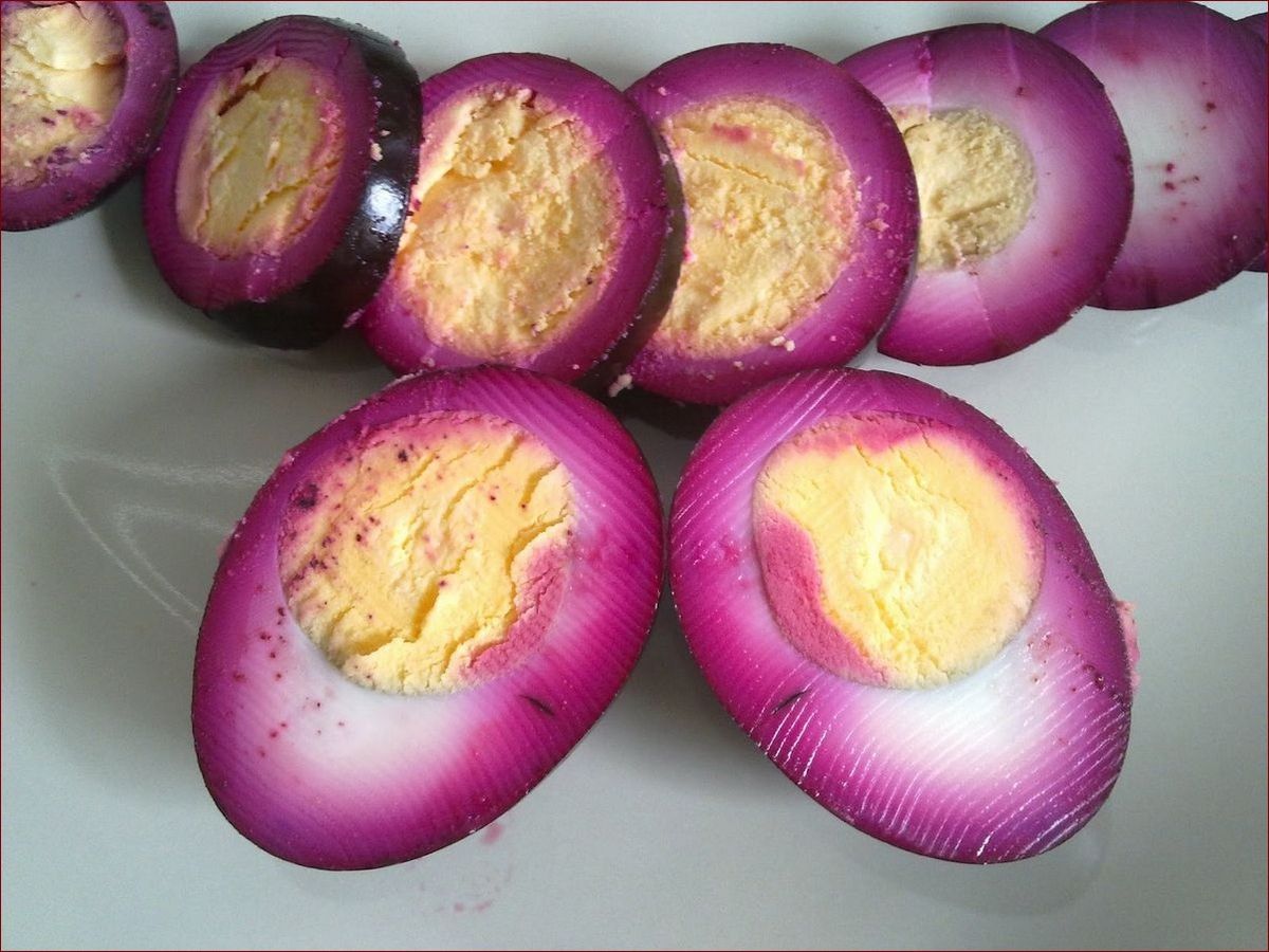 Jak zafarbować jajka? Kompleksowy przewodnik z kreatywnymi pomysłami i trikami