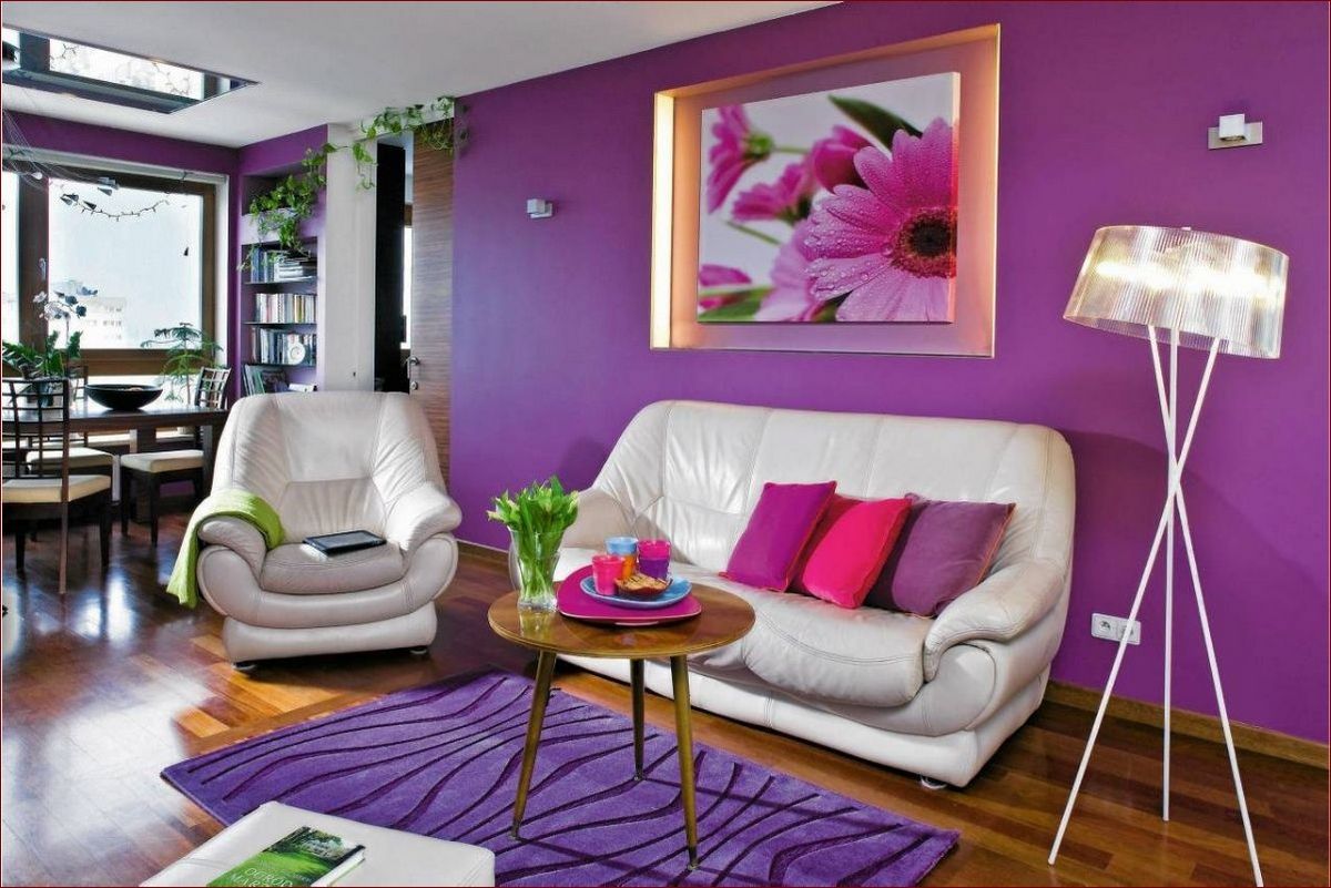 Jaki kolor pasuje do fioletu na ścianie? Odkryj 7 magicznych zestawień!