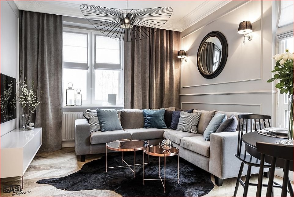 Dekoracje na ścianę w salonie: Odkryj najgorętsze trendy i sprawdzone pomysły