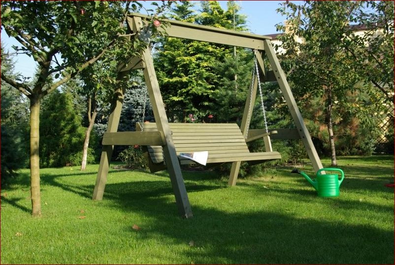 Huśtawka ogrodowa drewniana jak zrobić? Prosty przewodnik dla majsterkowiczów!