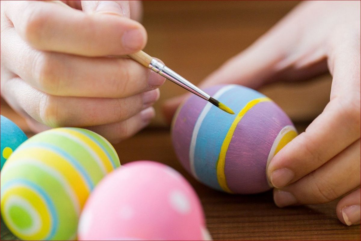 Jak pomalować jajka wielkanocne? Niezawodny przewodnik krok po kroku