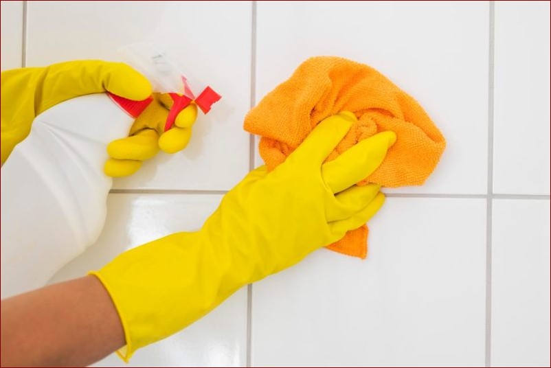 Jak usunąć kamień z kabiny prysznicowej - Sprawdzone sposoby na lśniącą czystość