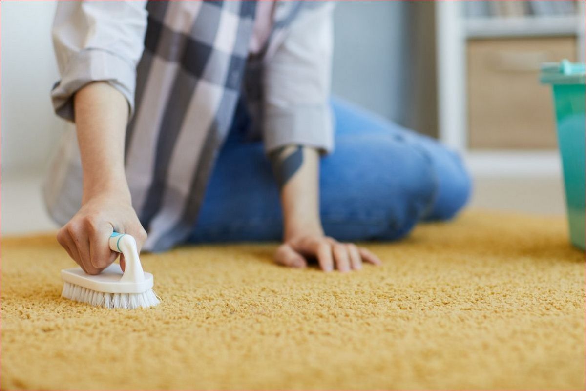 Jak wyczyścić dywan na sucho - Skuteczna metoda, która odświeży Twój dywan