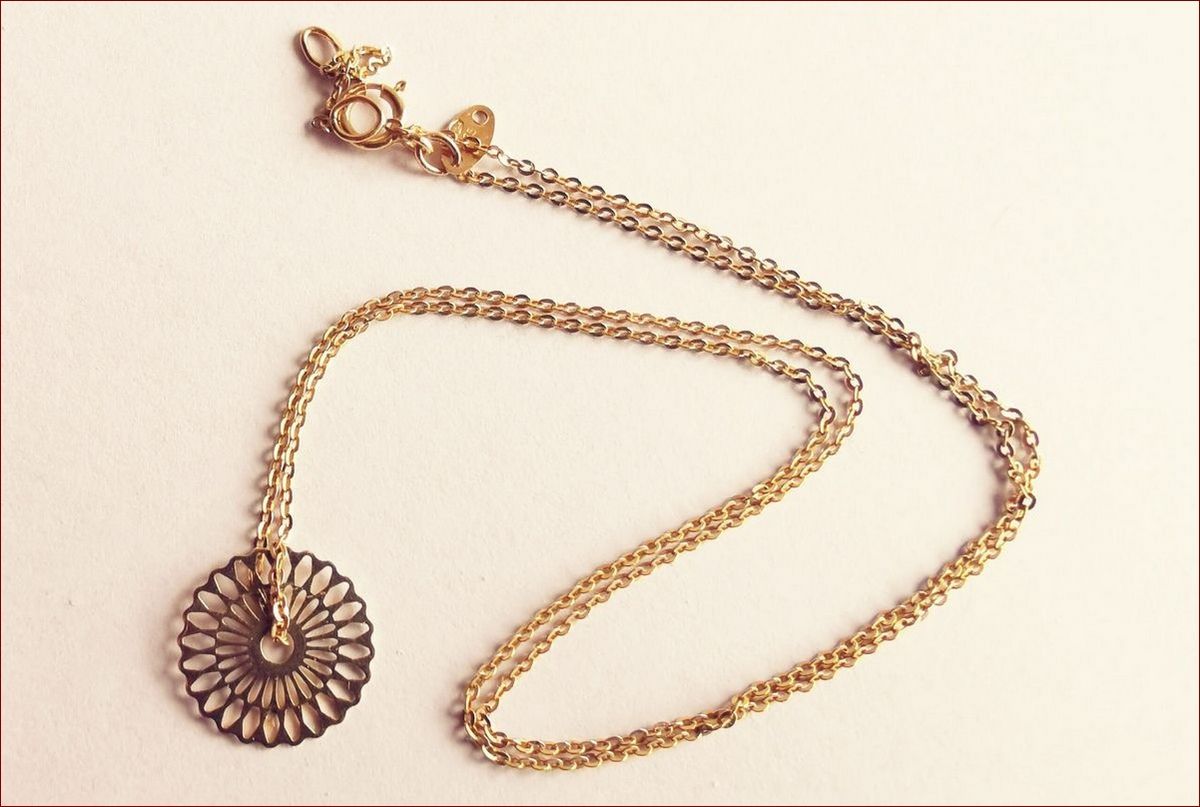 Jak wyczyścić sztuczną biżuterię? Sprawdzone sposoby na odnowienie blasku