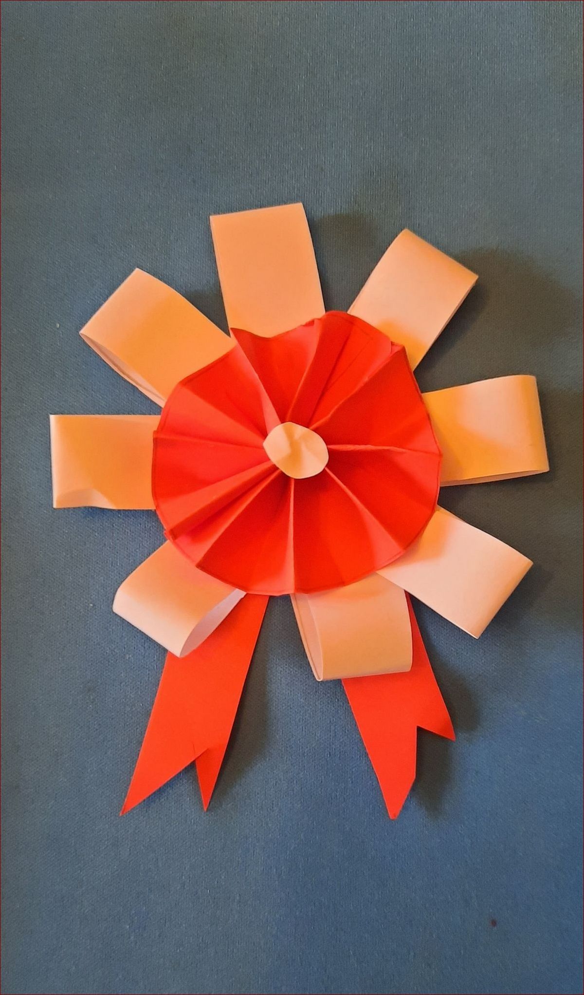 Kotylion biało-czerwony: Odkryj potęgę polskiego symbolu narodowego