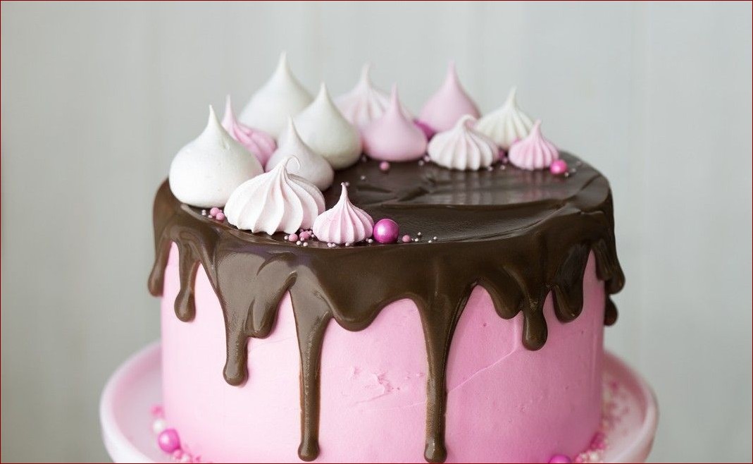 Mały torcik urodzinowy przepis - jak zrobić domowy deser urodzinowy krok po kroku