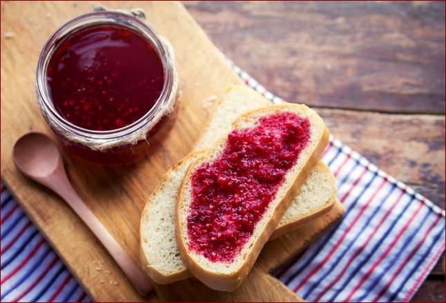 Marmolada a dżem - odkryj smaczne różnice i sekrety tych słodkich przysmaków
