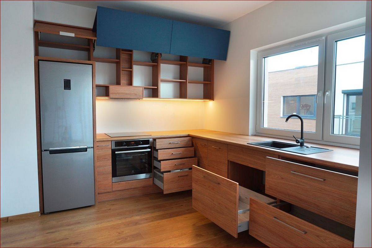 Niebieskie fronty kuchenne: Odkryj tajemnicę elegancji i harmonii w Twojej kuchni