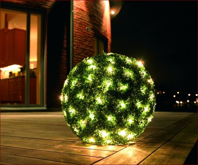 Ozdoby świąteczne do ogrodu LED - stworzyć bajkową krainę blaskiem świateł () Ozdoby świąteczne do ogrodu LED - stworzyć bajkową krainę blaskiem świateł