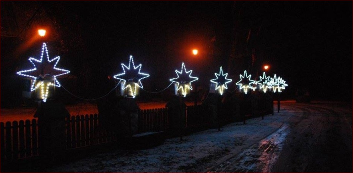 Ozdoby świąteczne do ogrodu LED - stworzyć bajkową krainę blaskiem świateł () Ozdoby świąteczne do ogrodu LED - stworzyć bajkową krainę blaskiem świateł