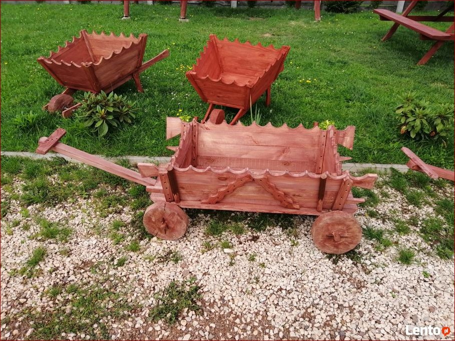 Ozdoby świąteczne do ogrodu LED - stworzyć bajkową krainę blaskiem świateł () Ozdoby świąteczne do ogrodu LED - stworzyć bajkową krainę blaskiem świateł