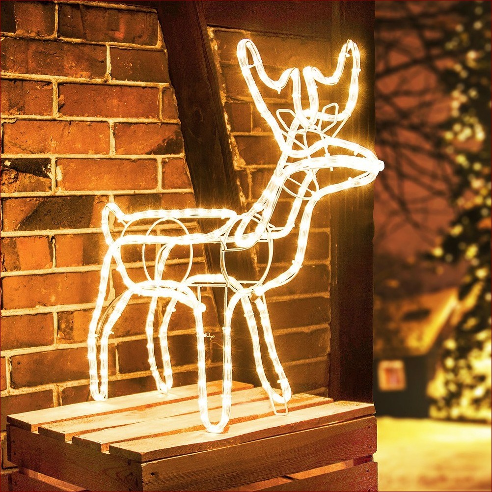 Ozdoby świąteczne zewnętrzne – stwórz magiczny nastrój w swoim ogrodzie